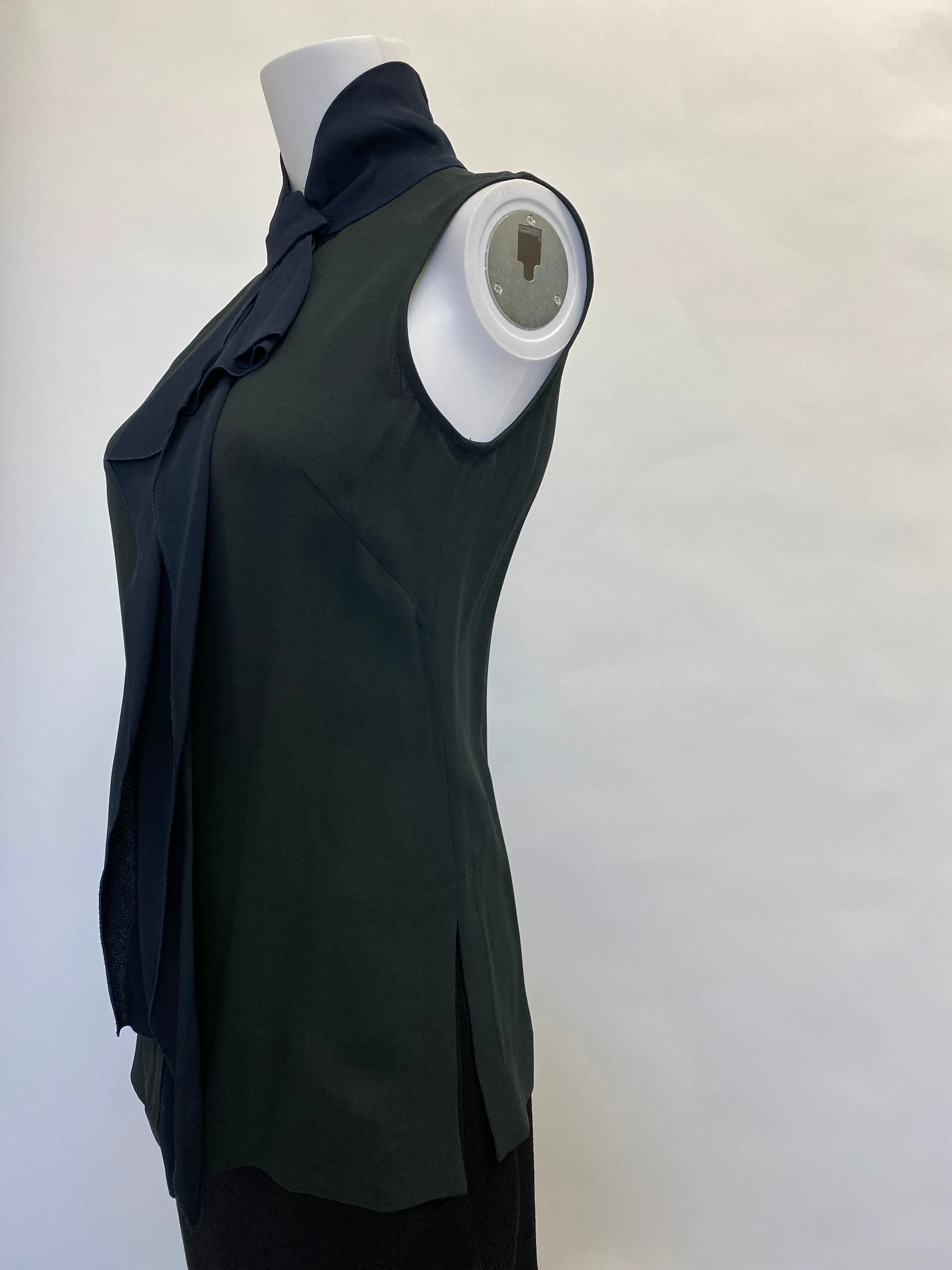 Isola Marras Sleeveless Pussy Bow Blouse