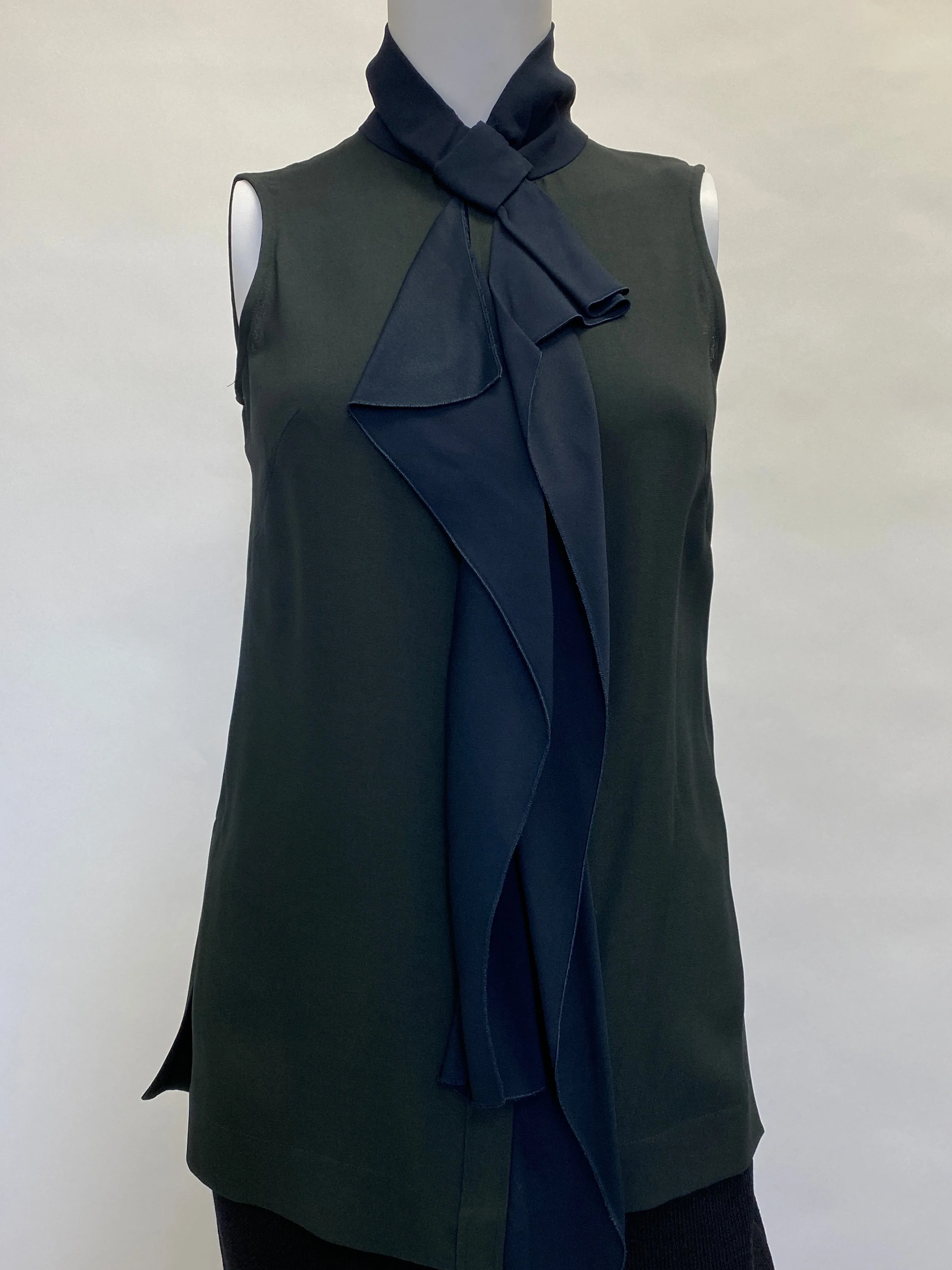 Isola Marras Sleeveless Pussy Bow Blouse
