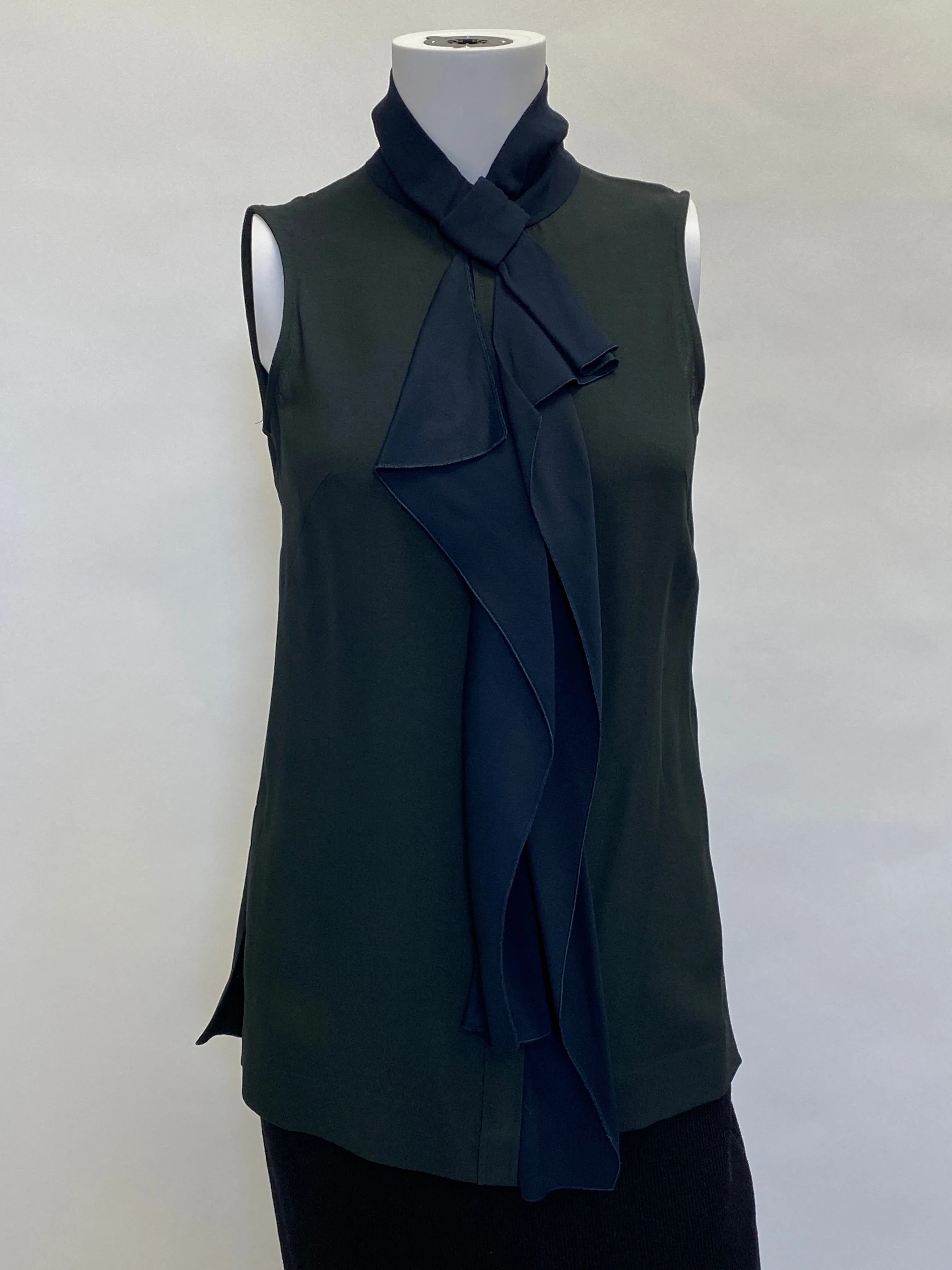 Isola Marras Sleeveless Pussy Bow Blouse