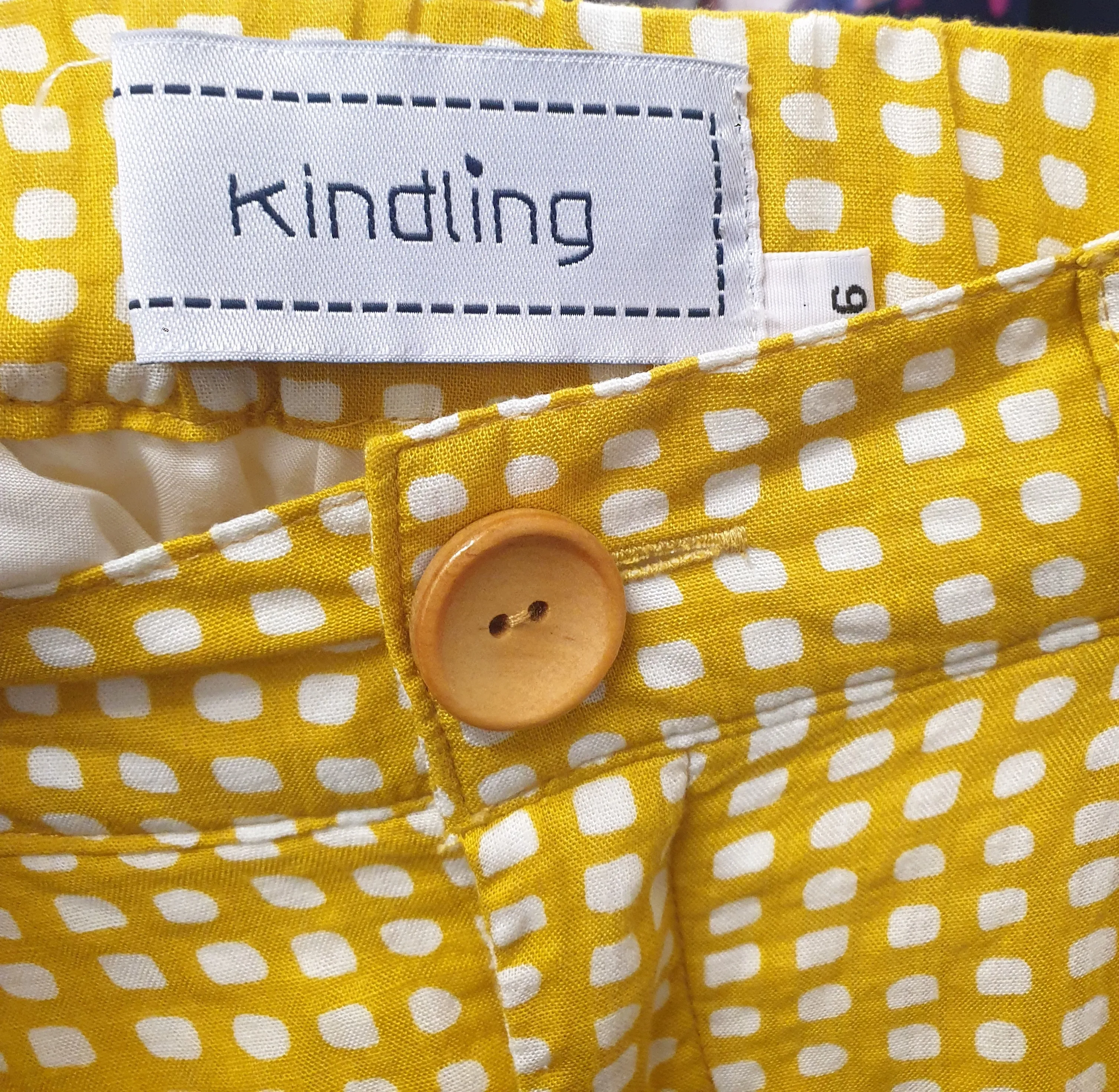 Kindling yellow print high waisted skirt size 6, fits 6 and 8