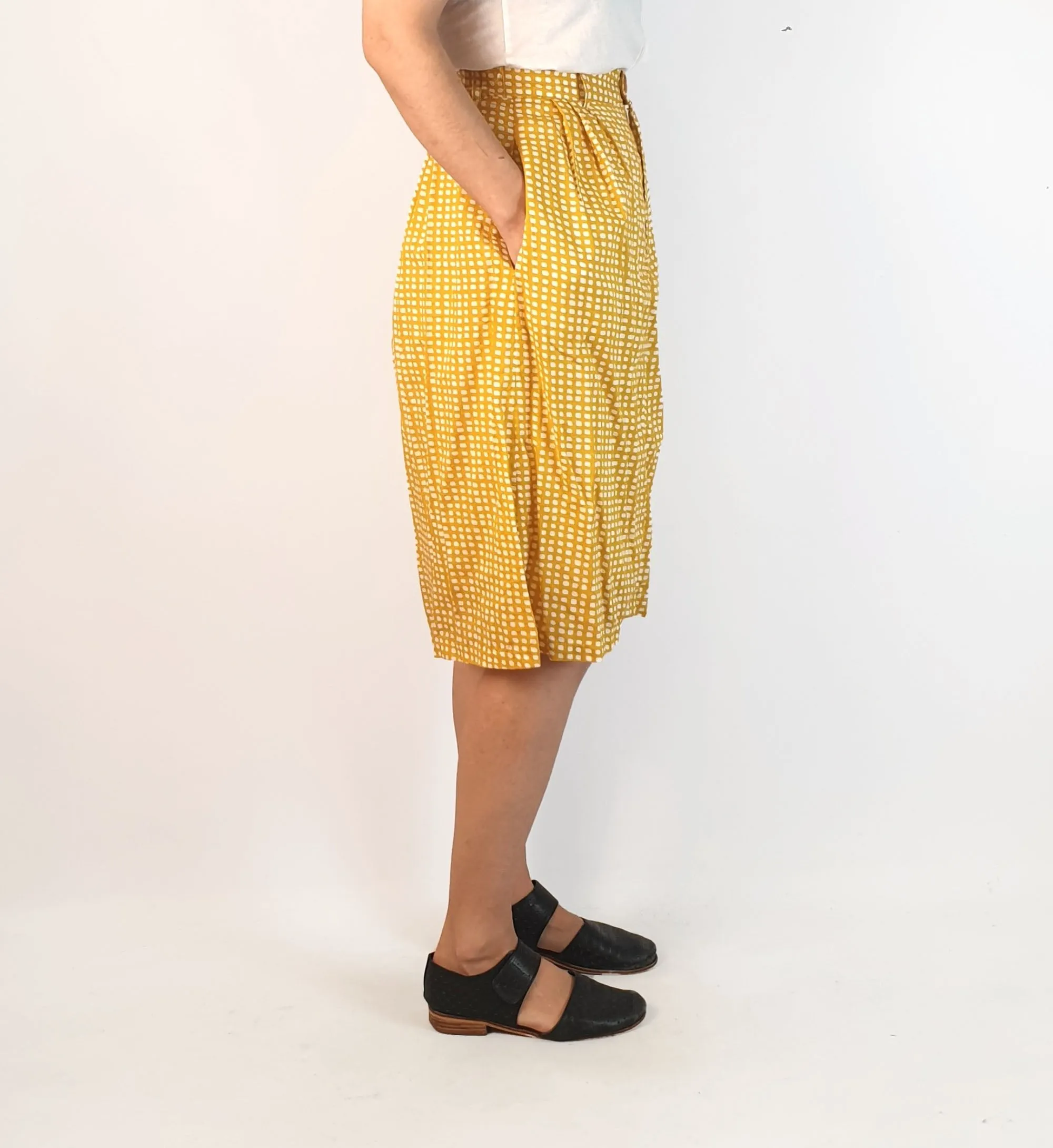 Kindling yellow print high waisted skirt size 6, fits 6 and 8