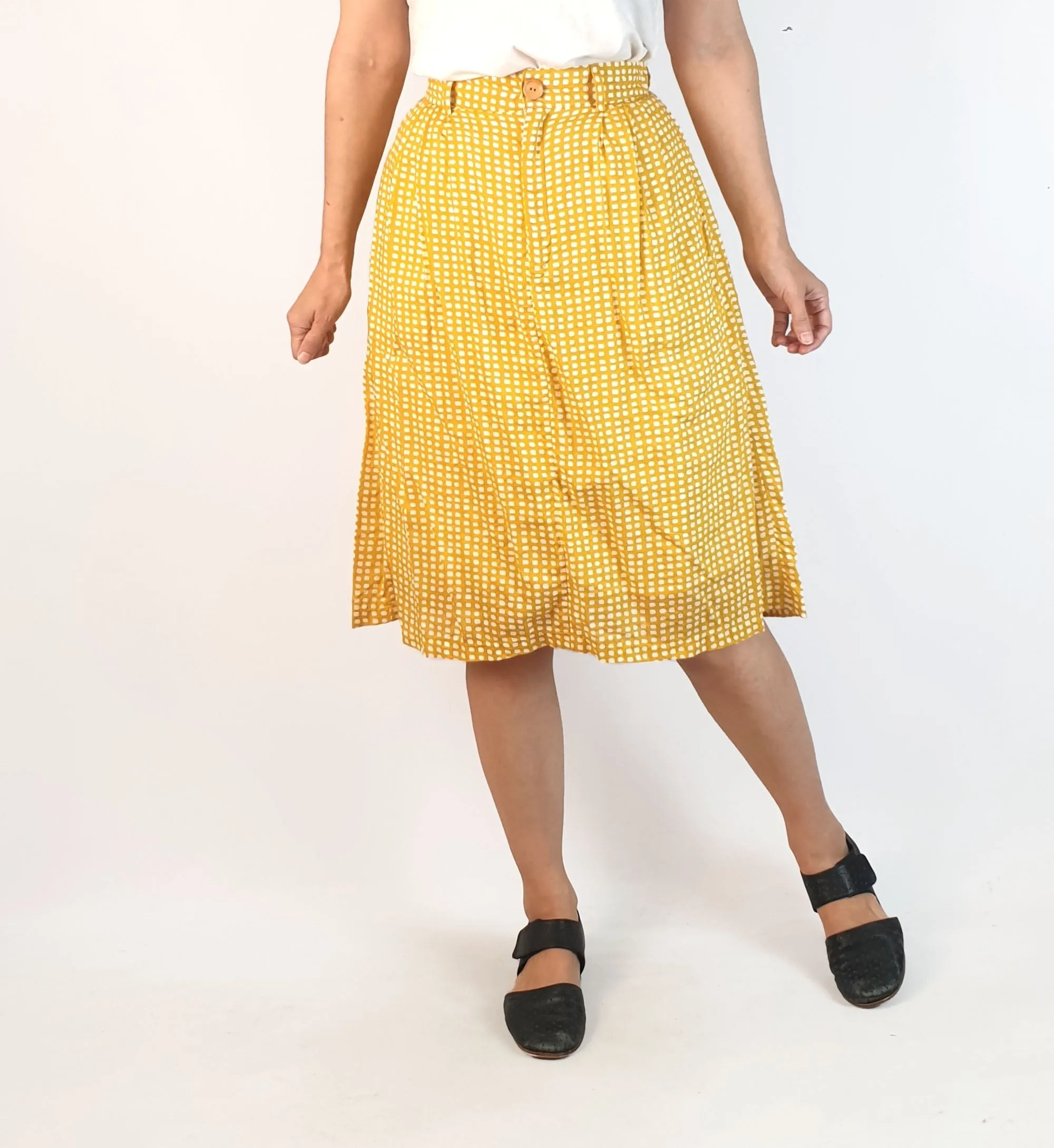 Kindling yellow print high waisted skirt size 6, fits 6 and 8