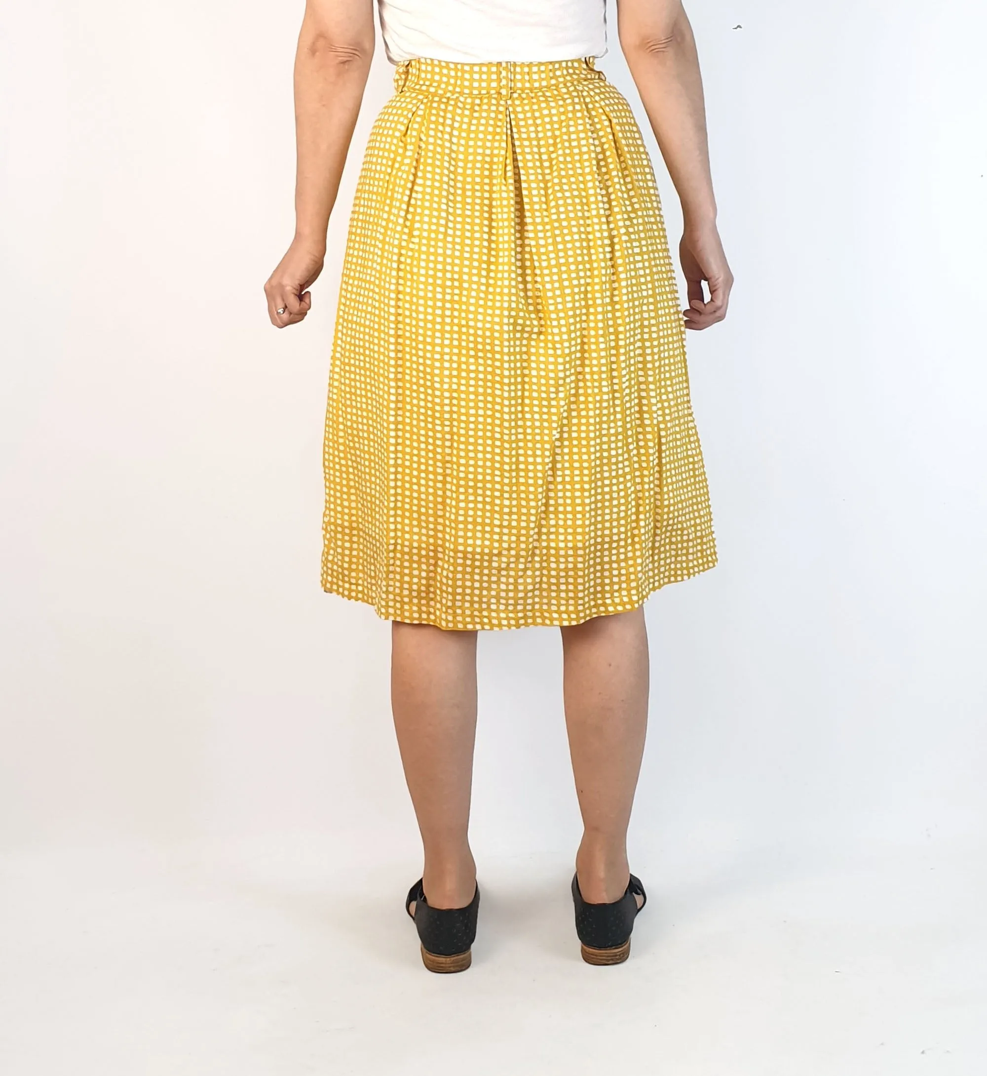 Kindling yellow print high waisted skirt size 6, fits 6 and 8