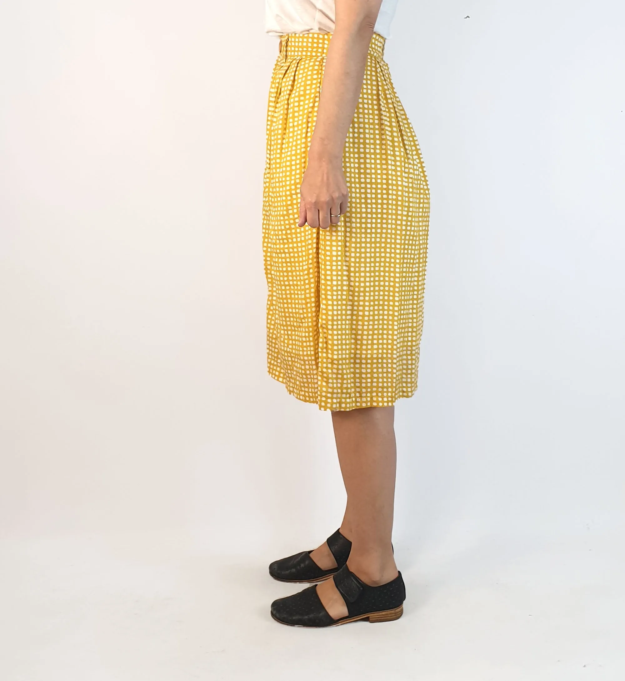 Kindling yellow print high waisted skirt size 6, fits 6 and 8