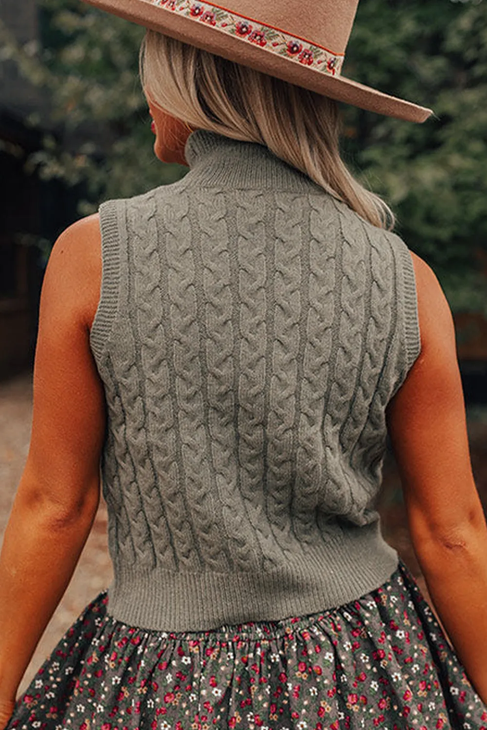 Laurel Green Cable Knit Turtleneck Sleeveless Sweater Top