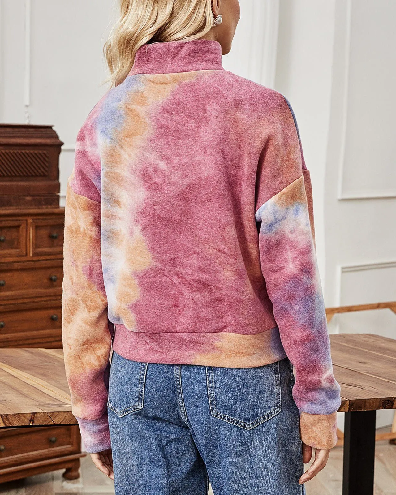 Look At The Star High Neck Tie-Dye Sweatshirt