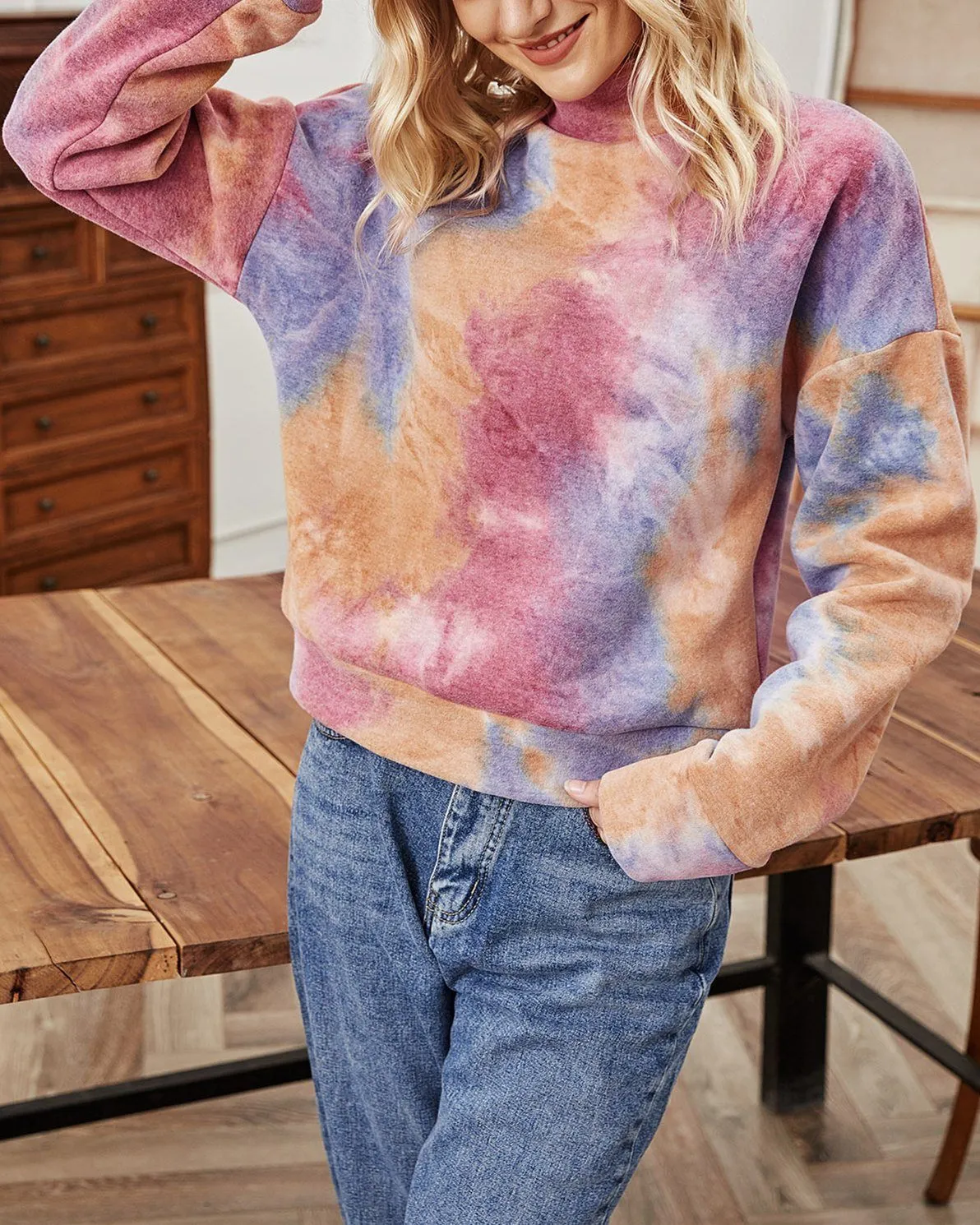 Look At The Star High Neck Tie-Dye Sweatshirt