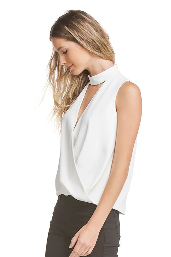 Nicole Sleeveless Wide Tab Sig | Ivory