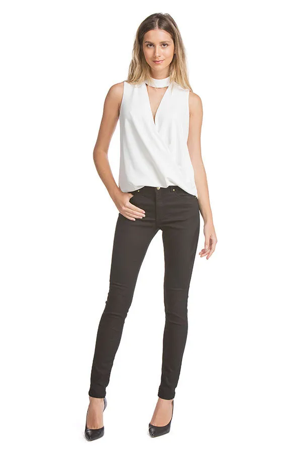 Nicole Sleeveless Wide Tab Sig | Ivory