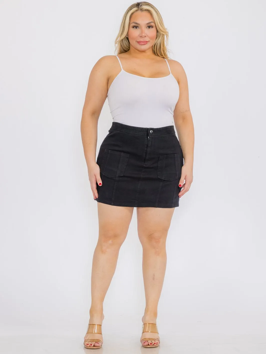 PLUS SIZE BUTTON CLOSURE FRONT POCKETS MINI DENIM SKORT