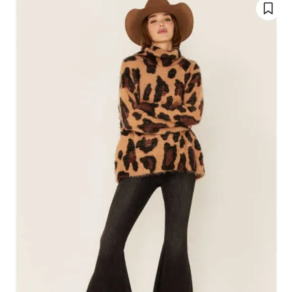 Show Me Your Mumu Women's Cheetah Fever Sweater Medium