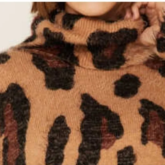 Show Me Your Mumu Women's Cheetah Fever Sweater Medium