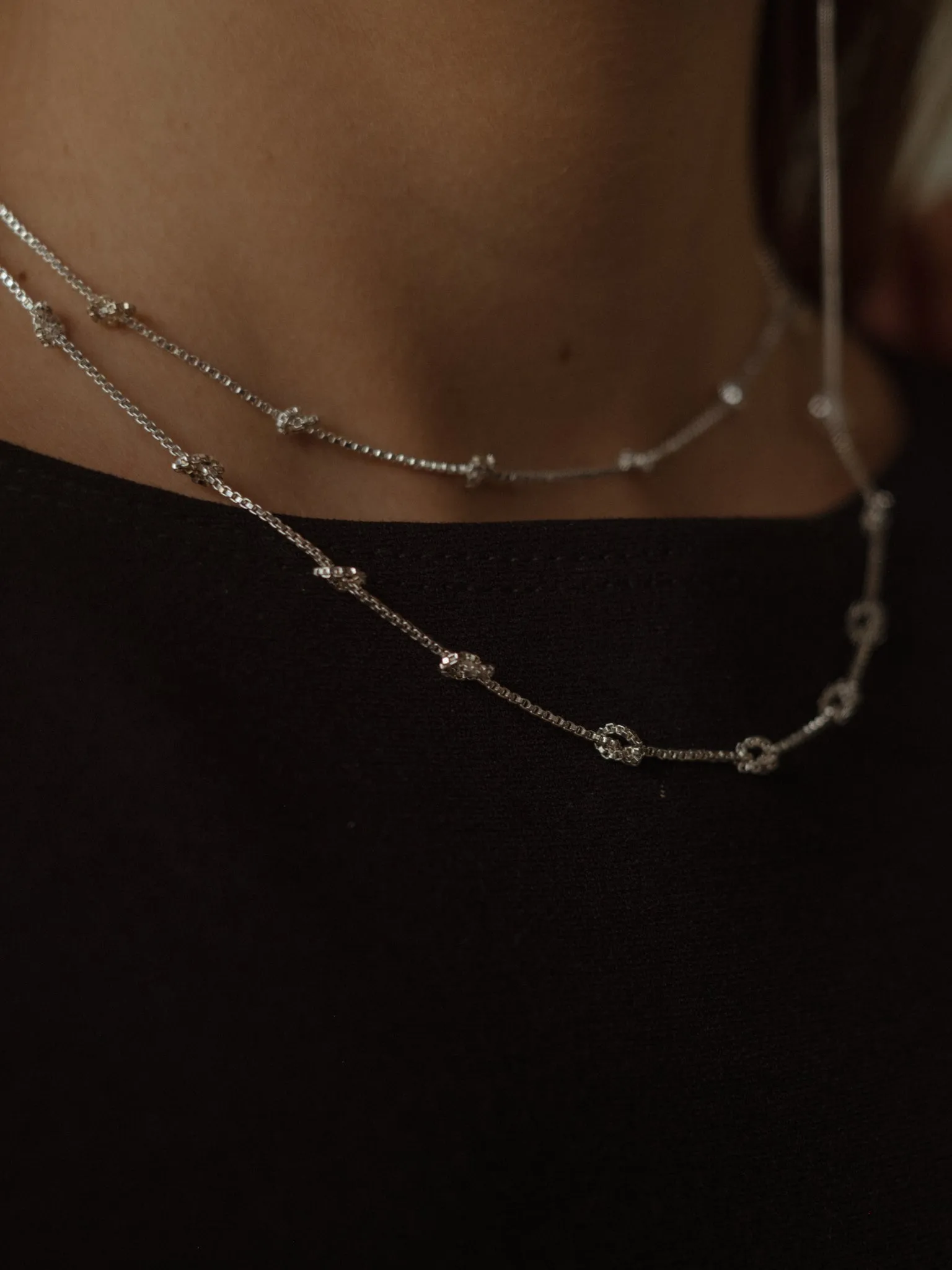 TWIST PENDANT NECKLACE - SILVER