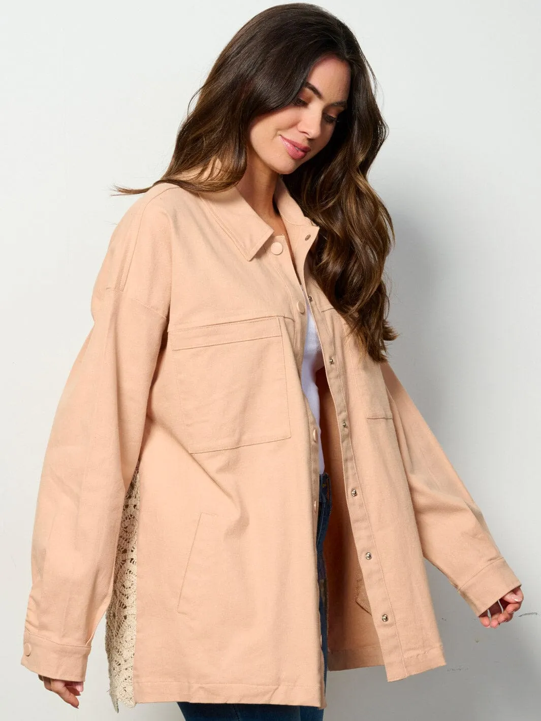 WOMEN'S LONG SLEEVE BUTTON UP BACK DETAILED DENIM OVERSIZED TOP