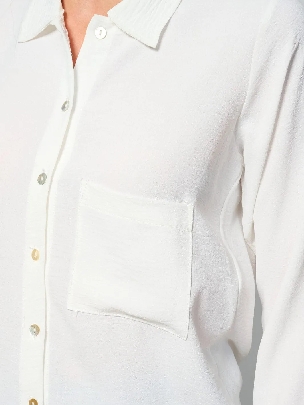 WOMEN'S LONG SLEEVE BUTTON UP FRONT POCKET BLOUSE TOP