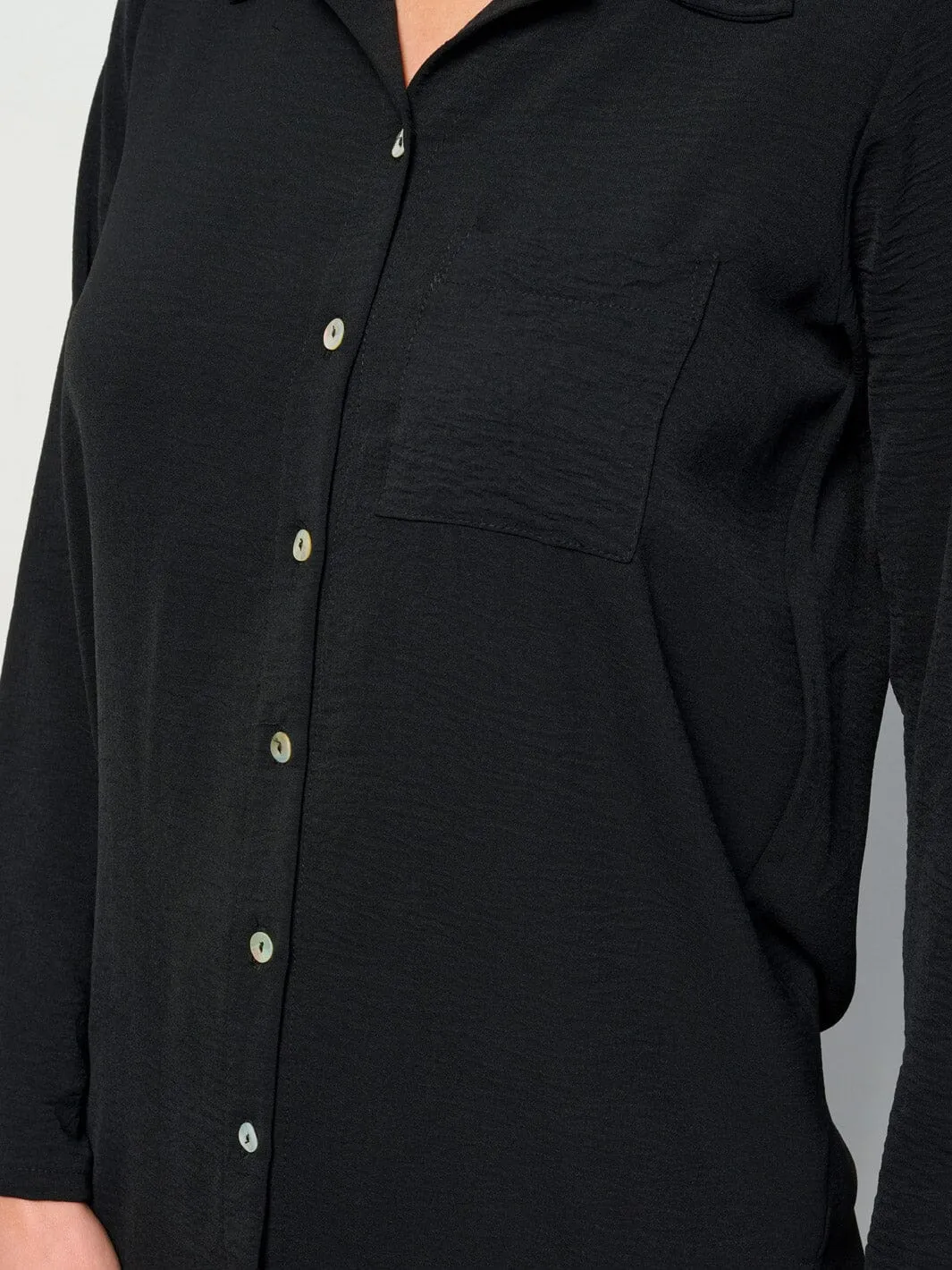 WOMEN'S LONG SLEEVE BUTTON UP FRONT POCKET BLOUSE TOP