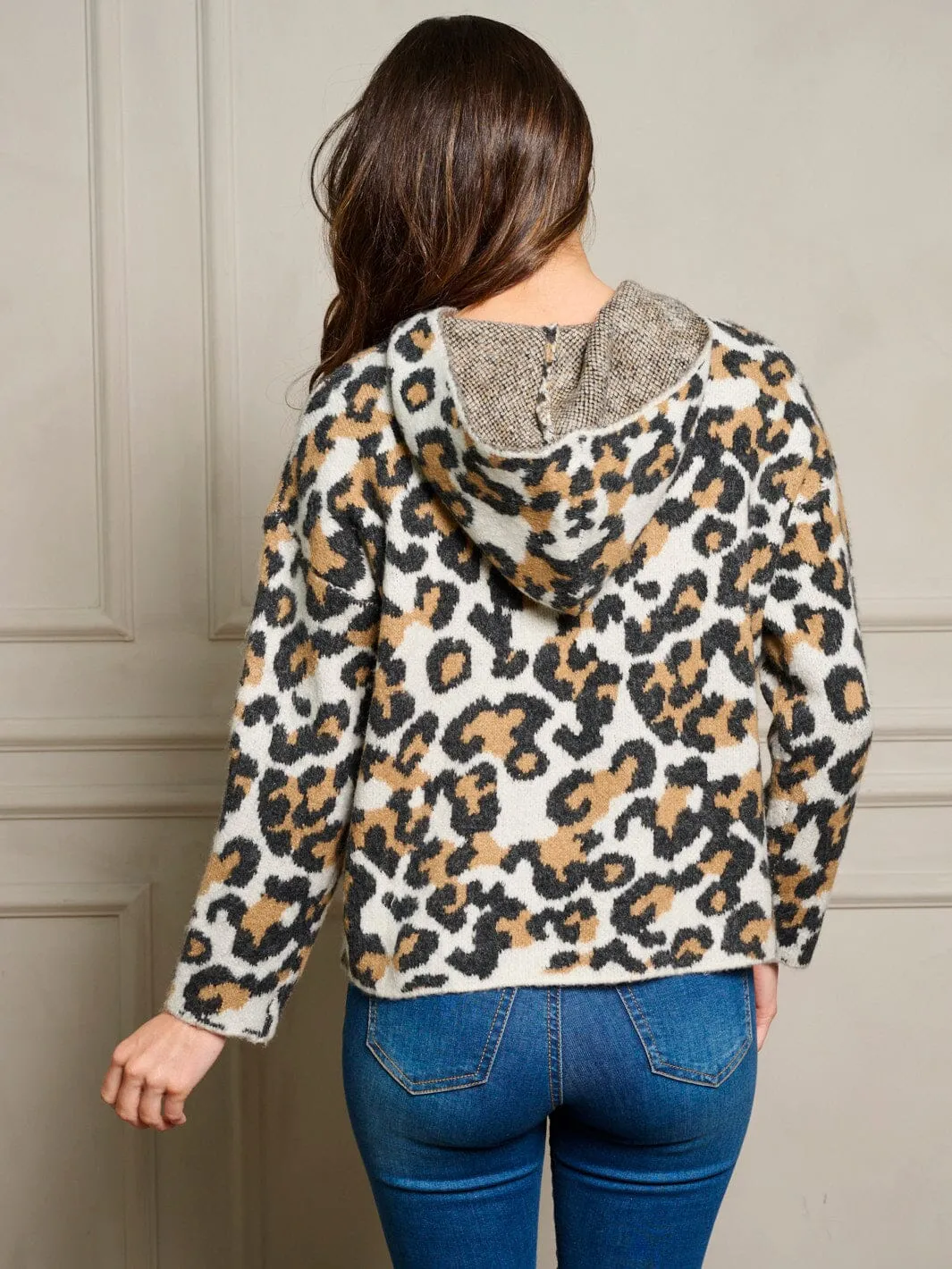 WOMEN'S LONG SLEEVE HOODED ANIMAL PRINT PULLOVER SWEATER