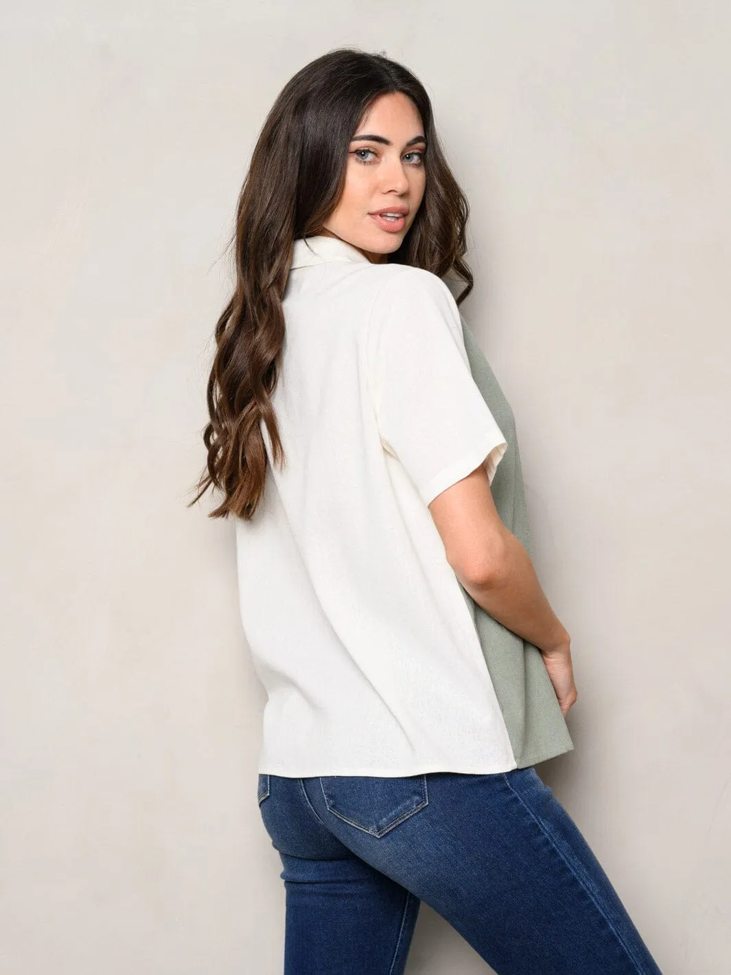 WOMEN'S SHORT SLEEVE BUTTON UP COLORBLOCK TOP